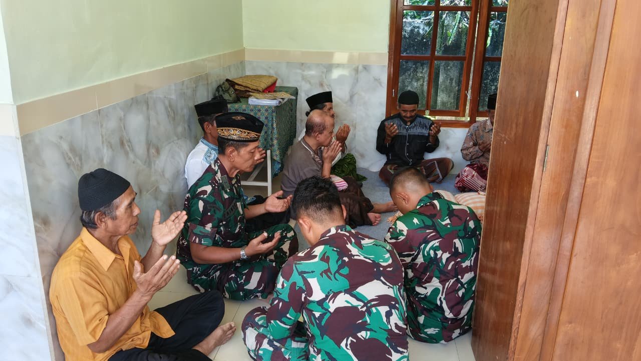 LEBAKHARJO – Sebanyak 7 orang menghatam Al Quran dalam rangka memasuki rumah baru