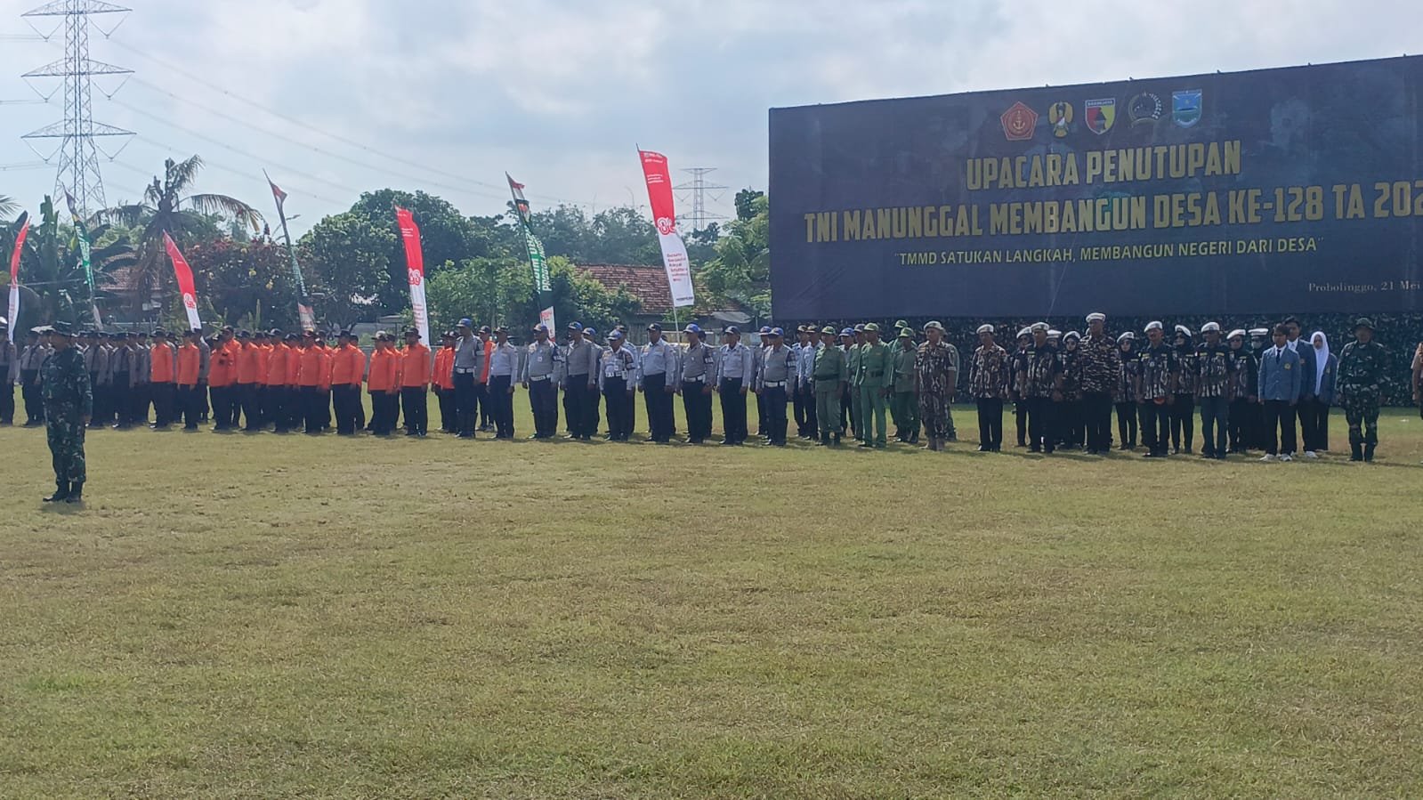 Kasdam V / Brawijaya Brigjen TNI Zainul Bahar Pimpin Upacara Penutupan TMMD Ke-128 Kodim 0820/Probolinggo