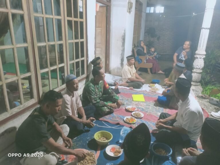 Perkuat Ketahanan Pangan, Babinsa Ringintelu Hadir di Tengah Diskusi Hangat Kelompok Tani